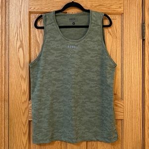 Men’s NOBULL athletic lightweight textured tank in green camo